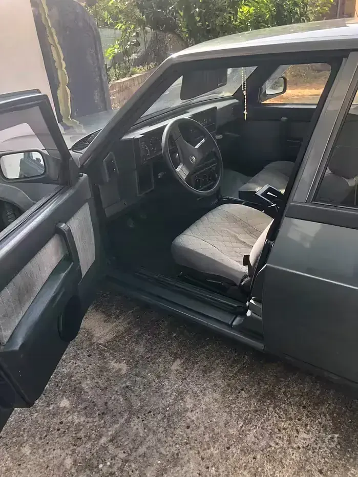 Usata Alfa Romeo 75 95 CV (69 kW) 1990 Verde Berlina