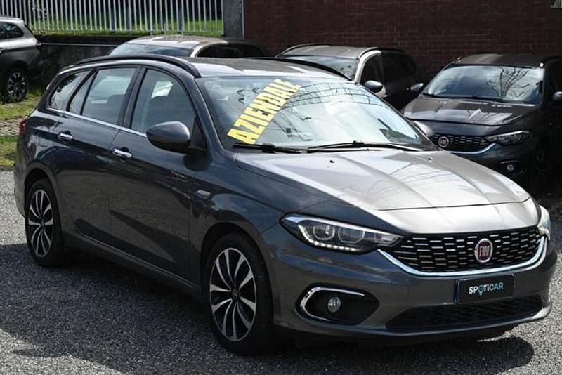 Usata Fiat Tipo Lounge 120 CV (88 kW) 2017 Grigio scuro Station wagon