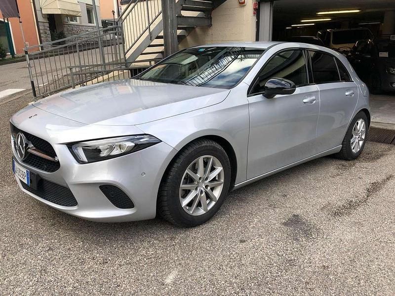 Usata Mercedes A200 150 CV (110 kW) 2020 Grigio Berlina