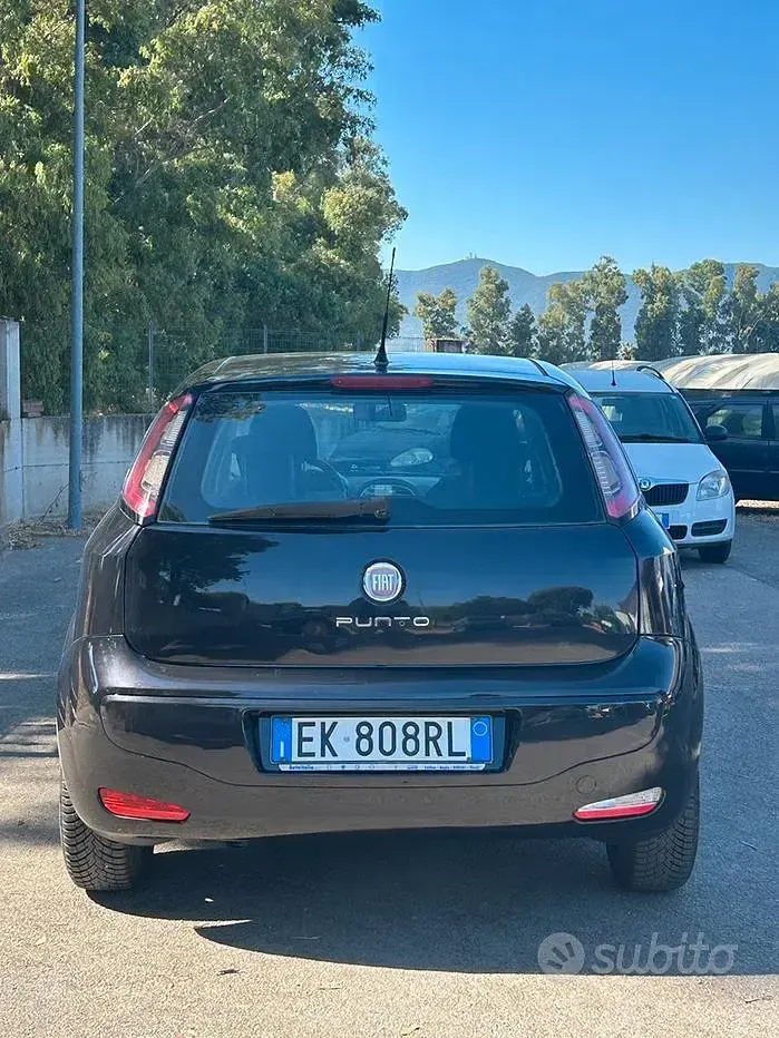 Usata Fiat Grande Punto 75 CV (55 kW) 2011 Nero Utilitaria