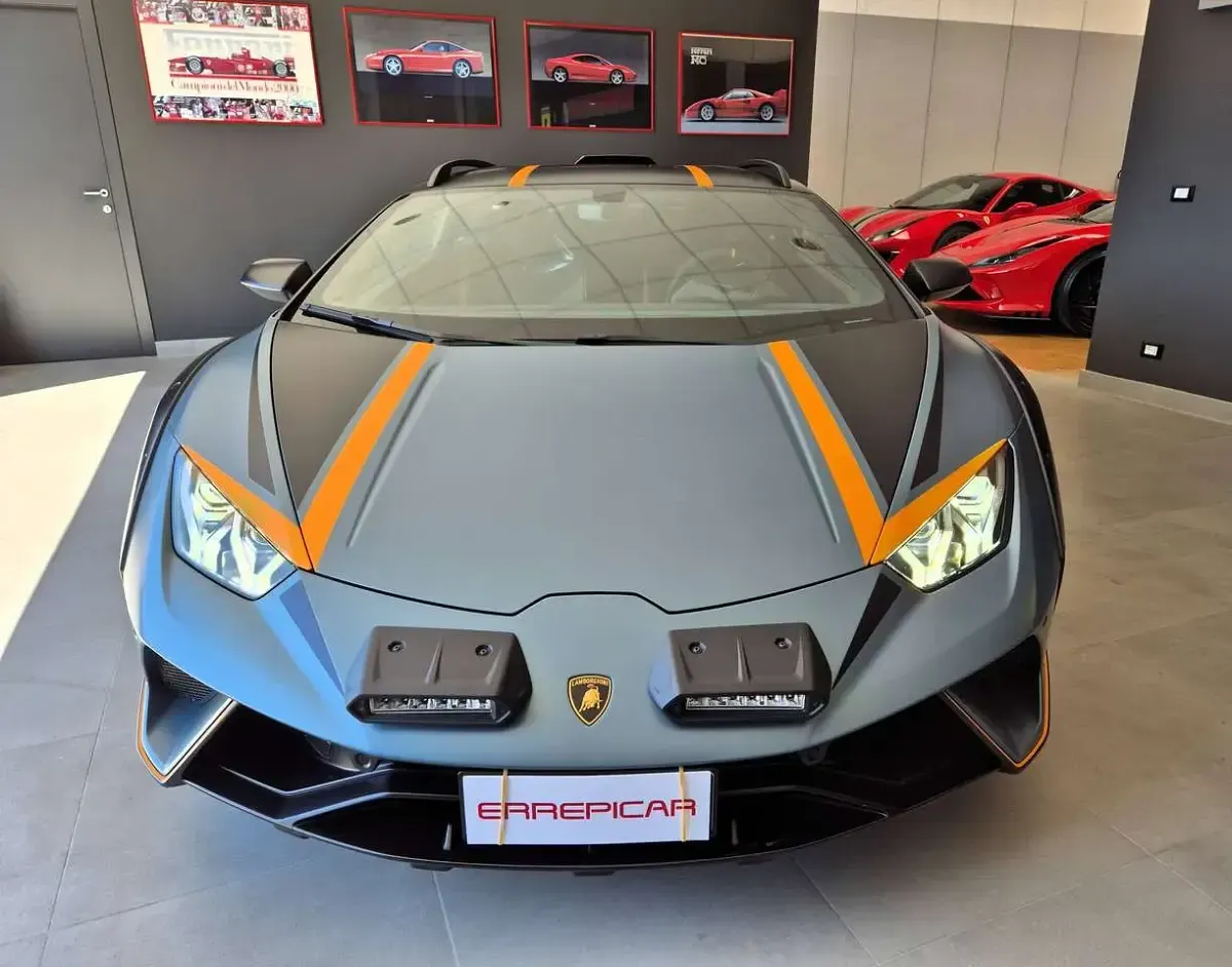 Usata Lamborghini Huracán 610 CV (448 kW) 2024 Blu kai Coupé