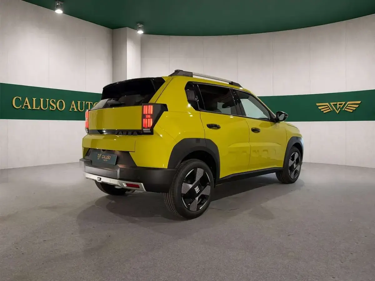 Nuova Fiat Grande Panda Business 101 CV (74 kW) 2026 Giallo Utilitaria