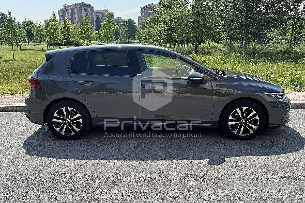 Usata VW Golf VII Life 116 CV (85 kW) 2021 Grigio Utilitaria