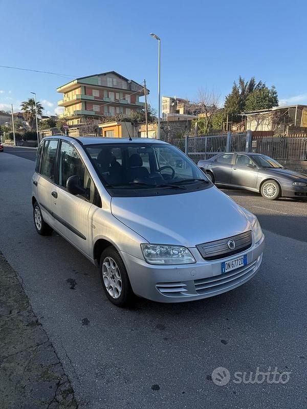 Usata Fiat Multipla Dynamic 103 CV (75 kW) 2008 Grigio Monovolume