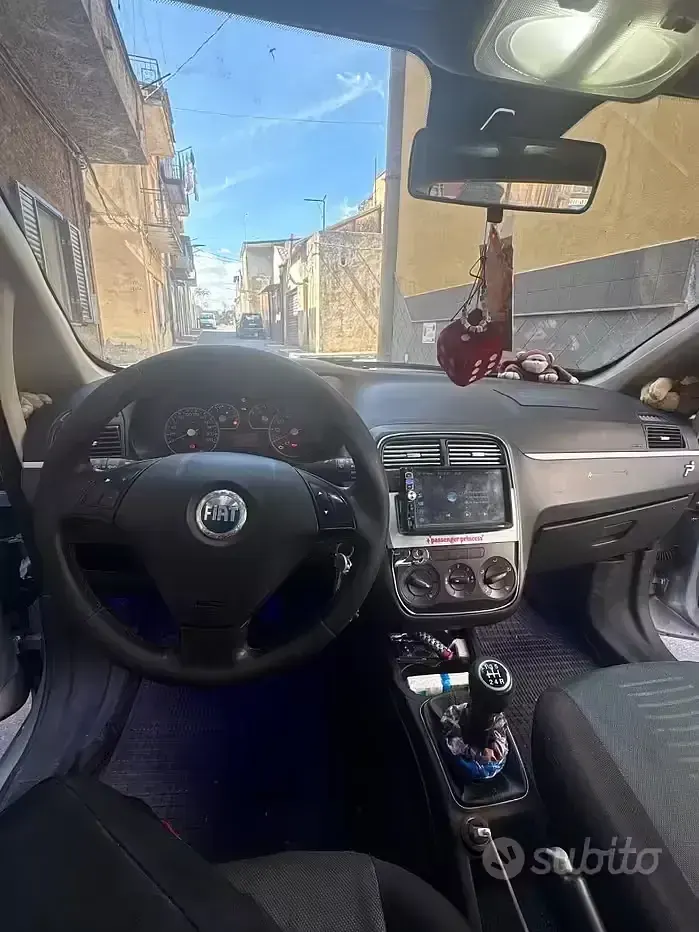 Usata Fiat Grande Punto 75 CV (55 kW) 2007 Grigio Utilitaria