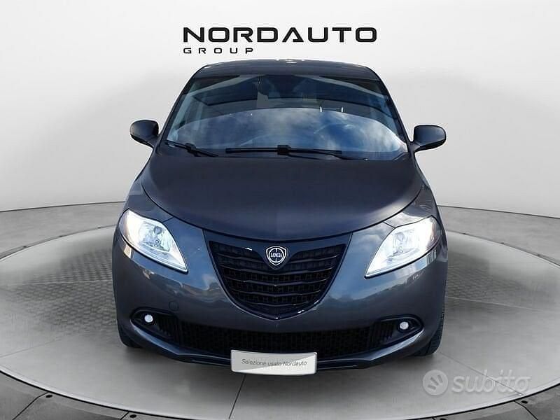 Usata Lancia Ypsilon S 69 CV (50 kW) 2014 Grigio Utilitaria