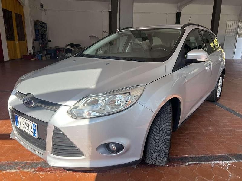 Usata Ford Focus Titanium 95 CV (69 kW) 2012 Argento Station wagon