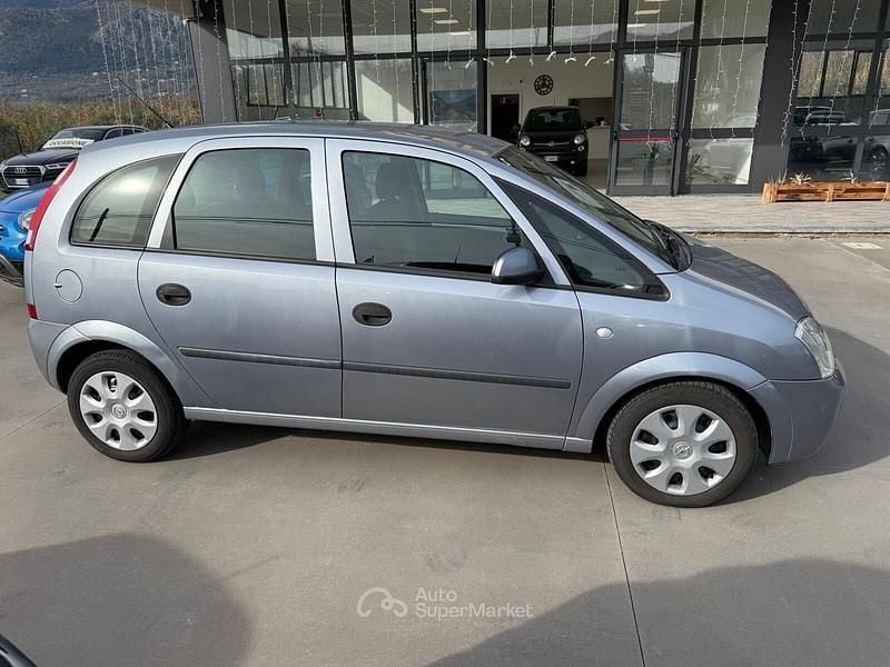 Usata Opel Meriva Cosmo 101 CV (74 kW) 2004 Grigio Monovolume