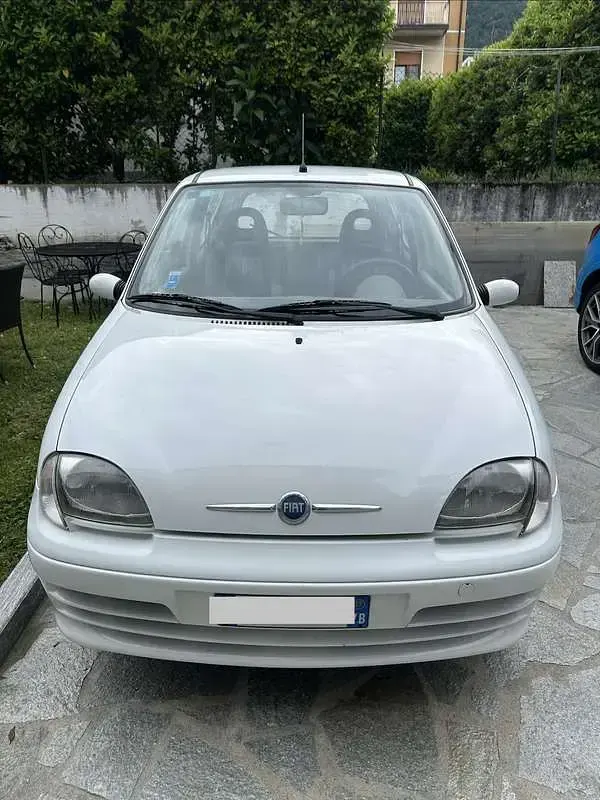 Usata Fiat 600 Anniversary 54 CV (39 kW) 2007 Bianco Utilitaria