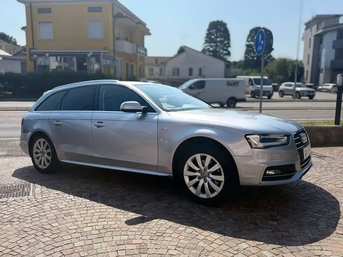 Usata Audi A4 Business 150 CV (110 kW) 2015 Argento Station wagon