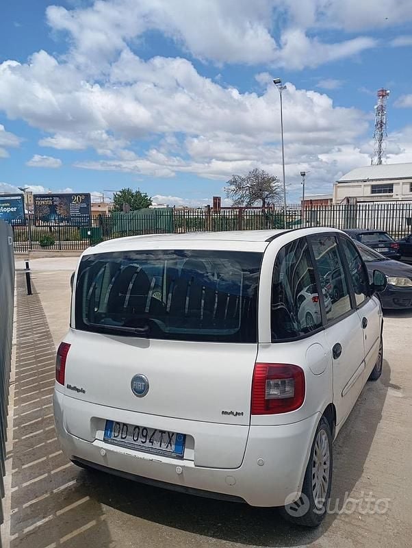 Usata Fiat Multipla 116 CV (85 kW) 2008 Bianco Monovolume