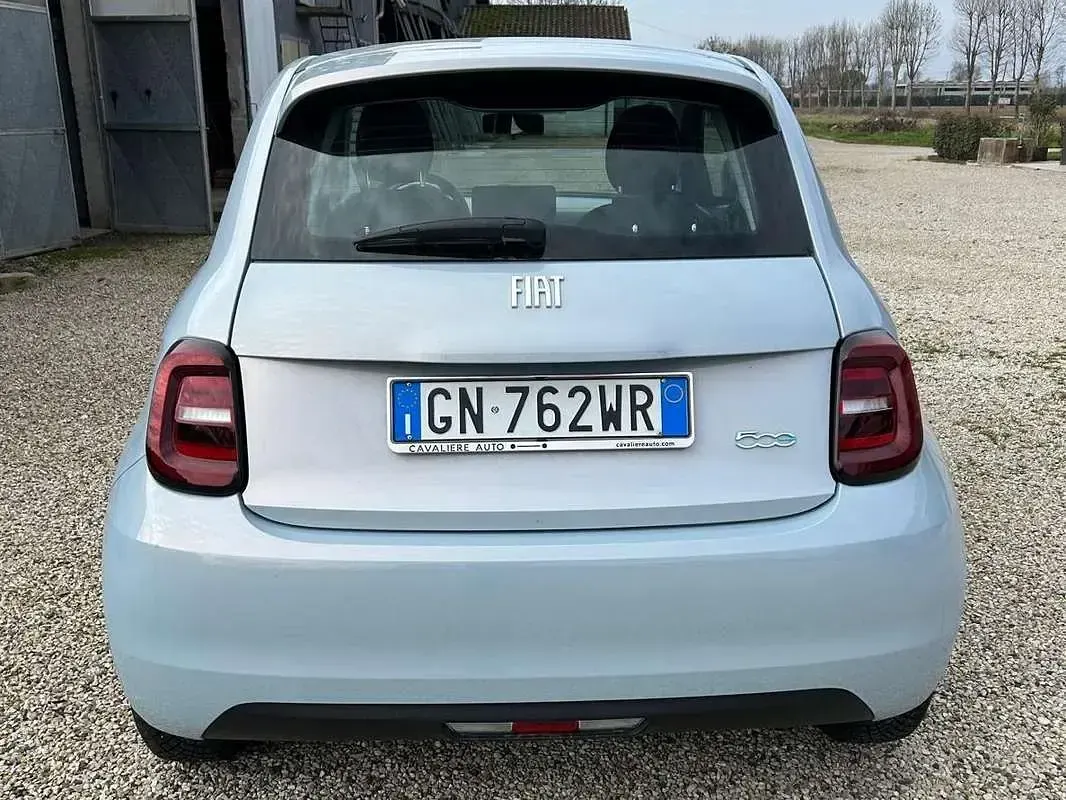 Usata Fiat 500e 42 kW (58 CV) 2023 Blu/azzurro Utilitaria