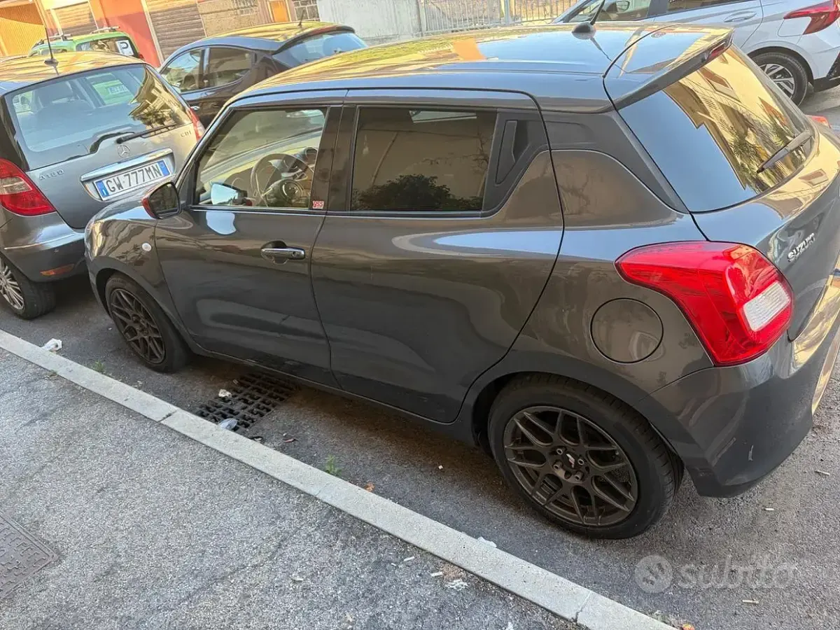 Usata Suzuki Swift Cool 90 CV (66 kW) 2018 Grigio Utilitaria