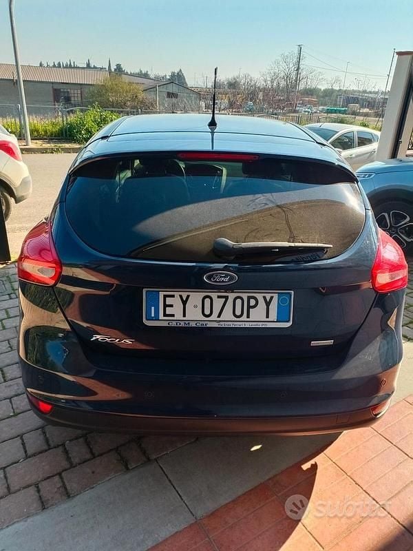 Usata Ford Focus Titanium 125 CV (91 kW) 2015 Blu Berlina