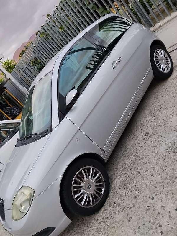 Usata Lancia Ypsilon 60 CV (44 kW) 2000 Utilitaria