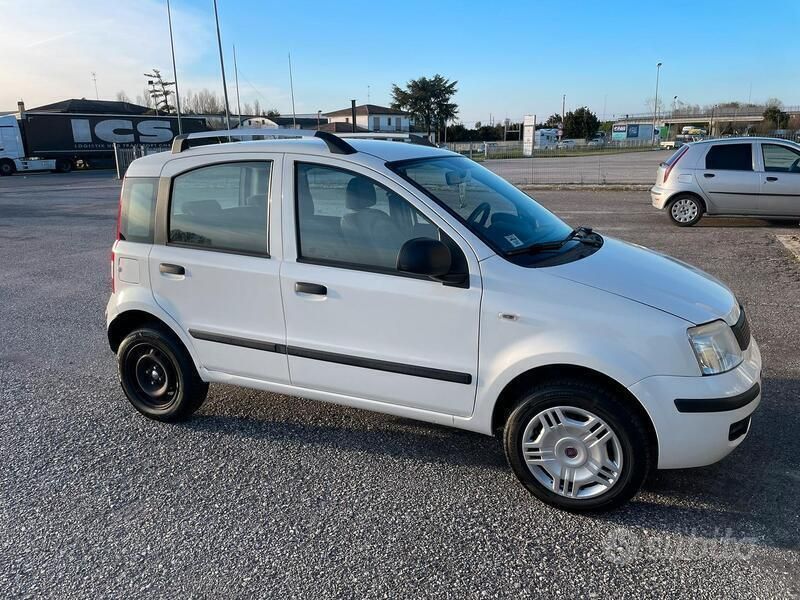 Bianco Usata 2012 Fiat Panda Due volumi | 2900 € (Buon prezzo) - Immagine 1/4