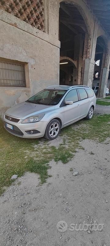 Usata Ford Focus Style 110 CV (80 kW) 2010 Grigio Station wagon