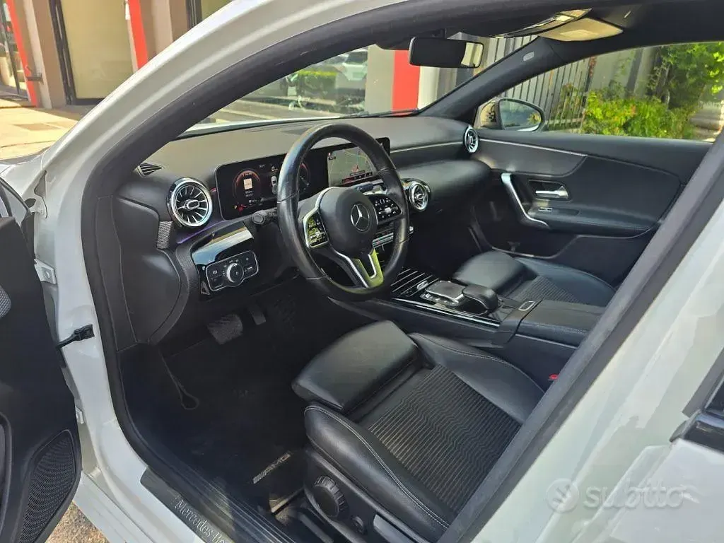 Usata Mercedes A200 Night 150 CV (110 kW) 2021 Bianco Berlina
