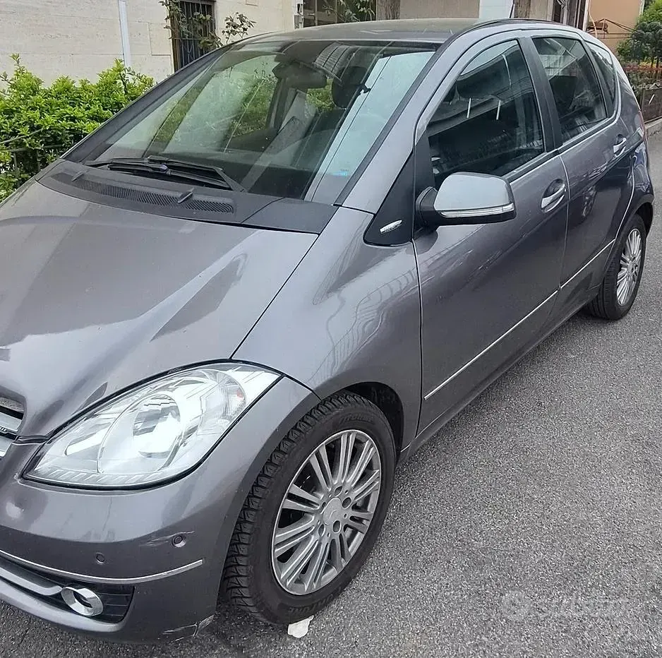 Usata Mercedes A180 Elegance 109 CV (80 kW) 2010 Grigio Berlina