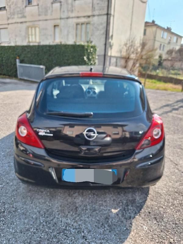 Usata Opel Corsa 80 CV (58 kW) 2007 Nero Utilitaria