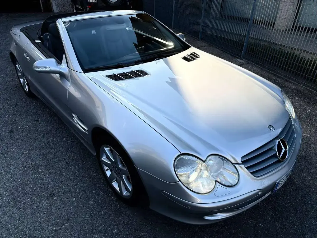 Usata Mercedes SL500 306 CV (225 kW) 2002 Argento Cabrio
