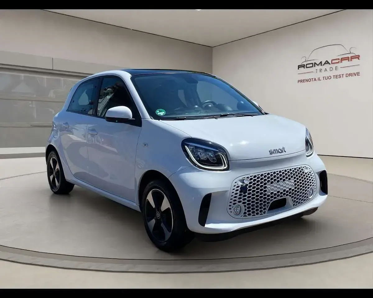 Usata Smart ForFour Electric Drive Passion 41 kW (56 CV) 2021 Bianco Utilitaria