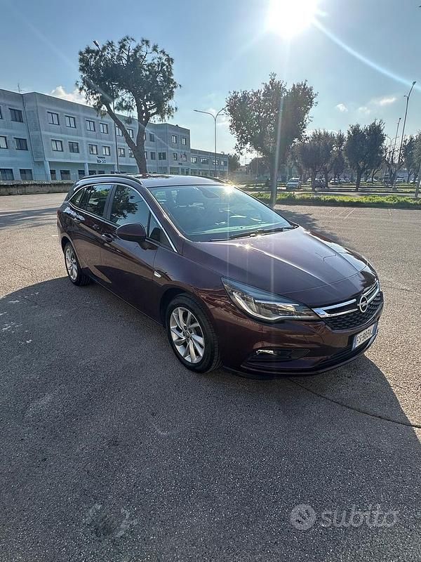 Usata Opel Astra Dynamic 110 CV (80 kW) 2018 Marrone Station wagon