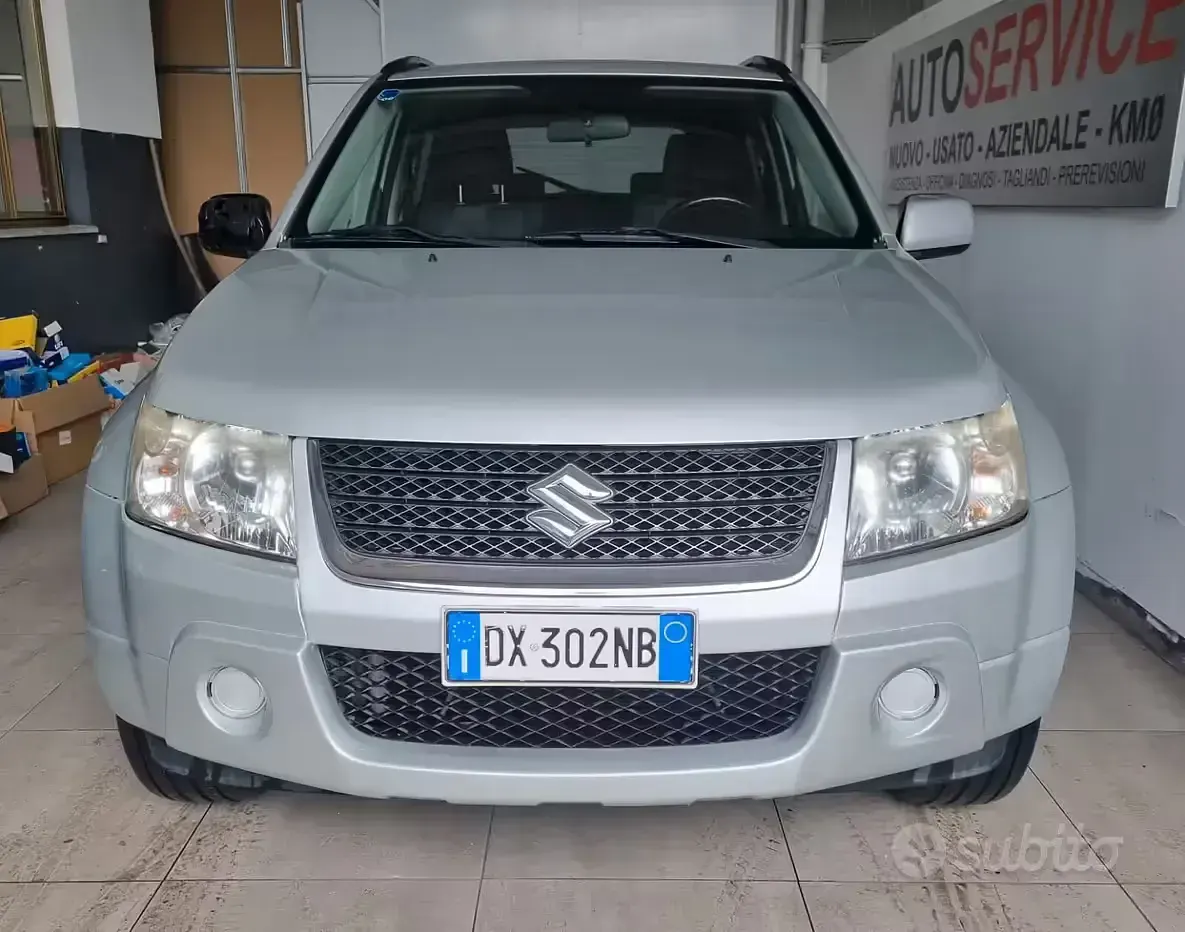 Usata Suzuki Grand Vitara 106 CV (77 kW) 2009 Grigio SUV