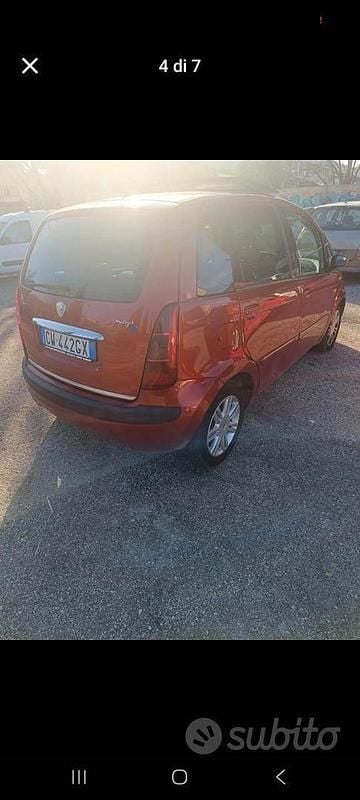 Usata Lancia Musa 101 CV (74 kW) 2005 Rosso Monovolume