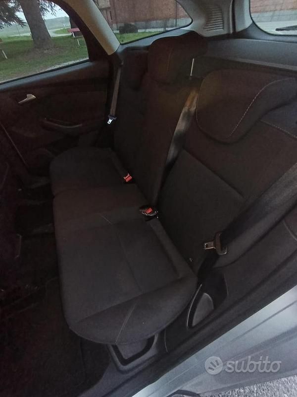 Usata Ford Focus 125 CV (91 kW) 2016 Grigio Berlina