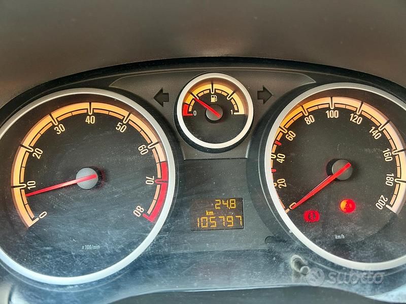 Usata Opel Corsa 86 CV (63 kW) 2014 Grigio Utilitaria