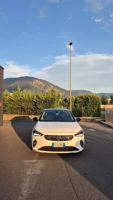 Usata Opel Corsa GS Line 101 CV (74 kW) 2020 Bianco Utilitaria