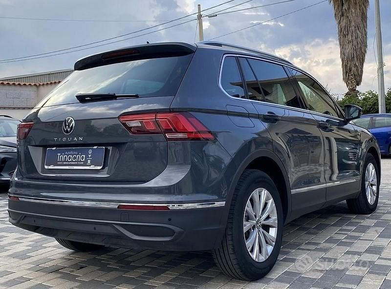 Usata VW Tiguan Life 150 CV (110 kW) 2024 Grigio SUV