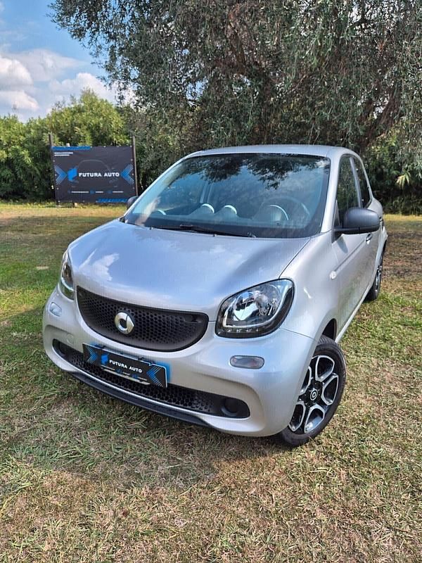 Usata Smart ForFour 71 CV (52 kW) 2015 Argento Utilitaria