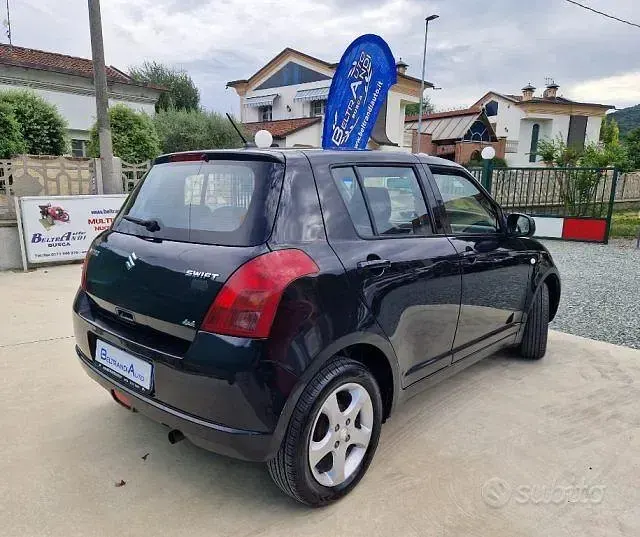 Usata Suzuki Swift 92 CV (67 kW) 2007 Nero Utilitaria