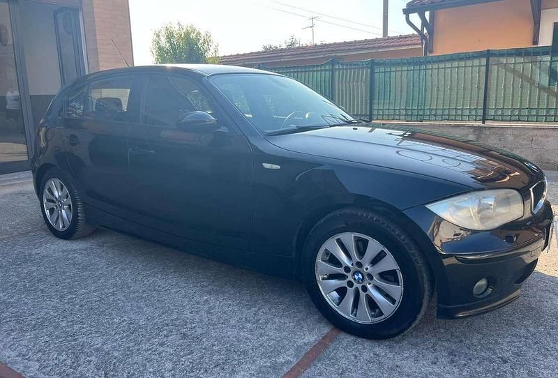 Usata BMW 120 163 CV (119 kW) 2006 Nero Utilitaria