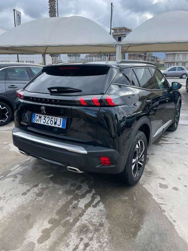 Usata Peugeot 2008 Allure 131 CV (96 kW) 2023 Nero SUV