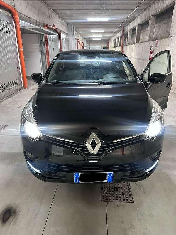 Usata 2018 Renault Clio IV Zen Tre volumi | 7950 € (Ottimo prezzo) - Immagine 1/4
