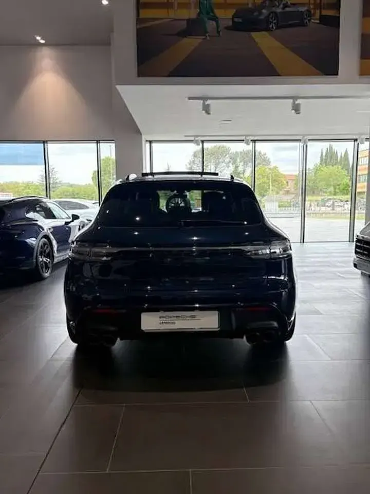 Usata Porsche Macan 265 CV (194 kW) 2023 Blu notte SUV