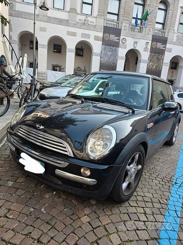 Usata Mini Cooper 90 CV (66 kW) 2003 Nero Utilitaria