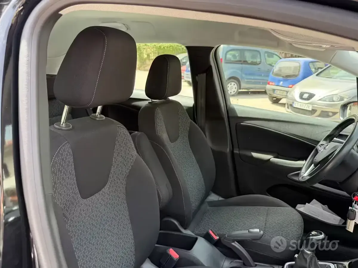 Usata Opel Crossland Elegance 83 CV (61 kW) 2023 Nero SUV
