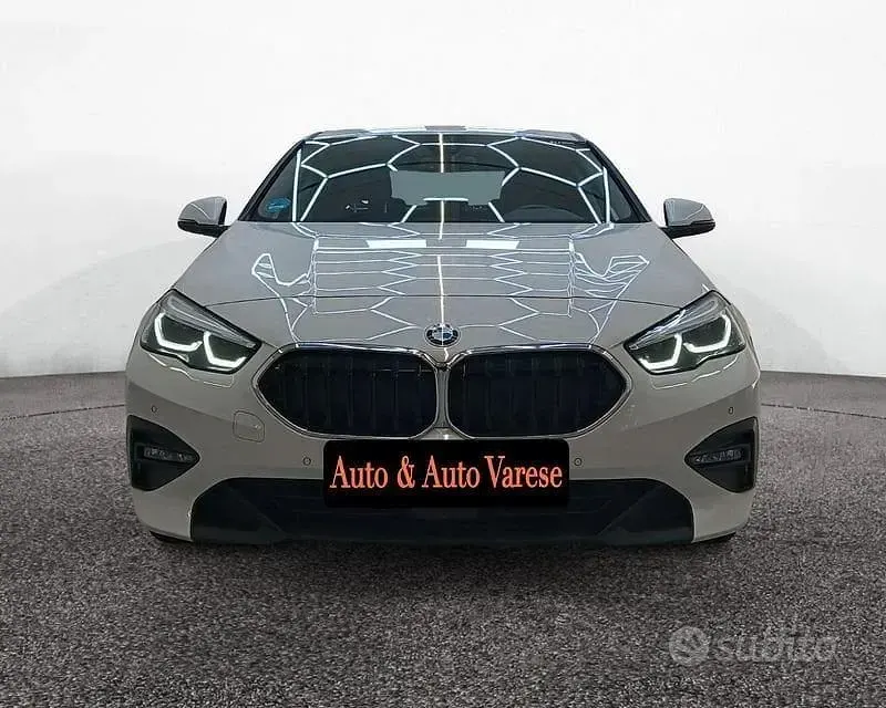 Usado BMW 218 Advantage 136 CV (100 kW) 2024 Blanco Coupe