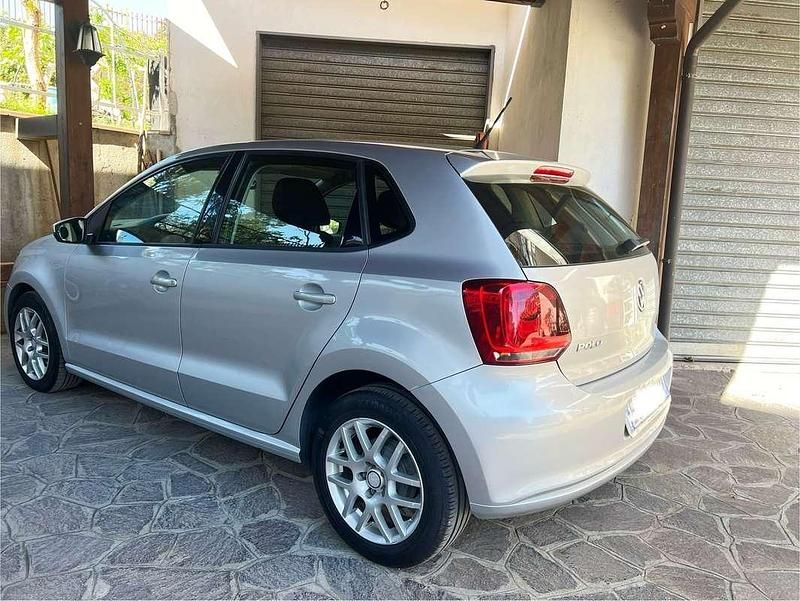 Usata VW Polo Comfortline 75 CV (55 kW) 2011 Grigio Berlina