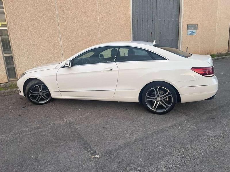 Usata Mercedes E220 170 CV (125 kW) 2016 Bianco Coupé