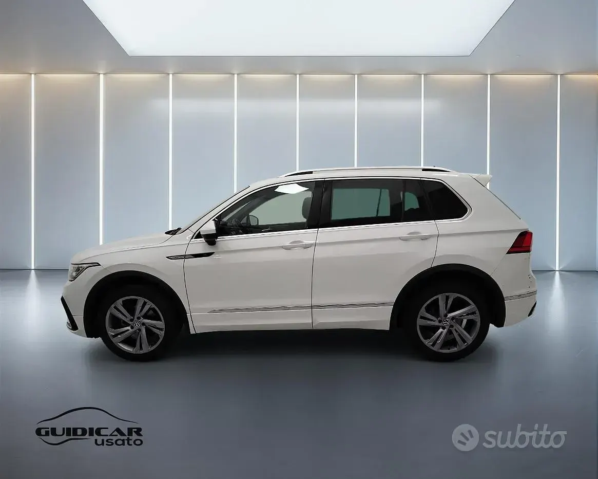 Usata VW Tiguan R-line 150 CV (110 kW) 2023 Bianco SUV