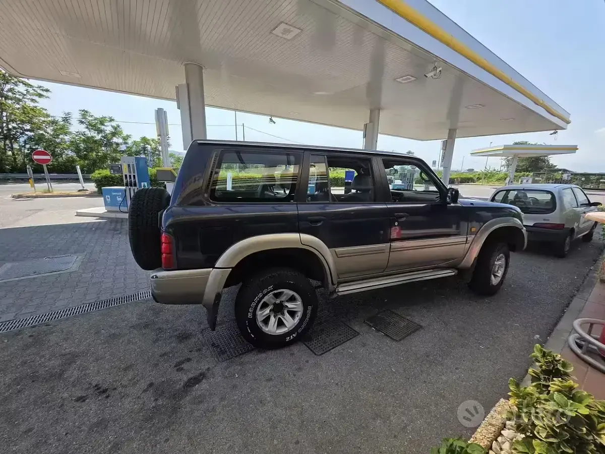 Usata Nissan Patrol 158 CV (116 kW) 2001 Bluazzurro SUV