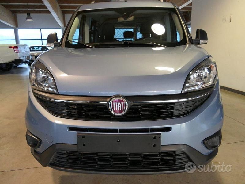 Usata Fiat Doblò Easy 120 CV (88 kW) 2020 Azzurro Monovolume