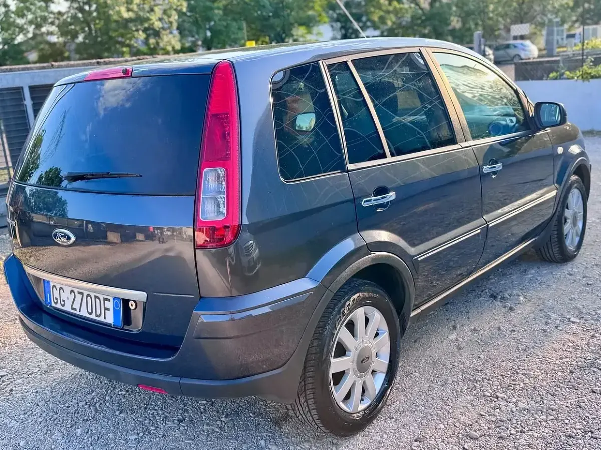 Usata Ford Fusion 80 CV (58 kW) 2011 Blu Utilitaria