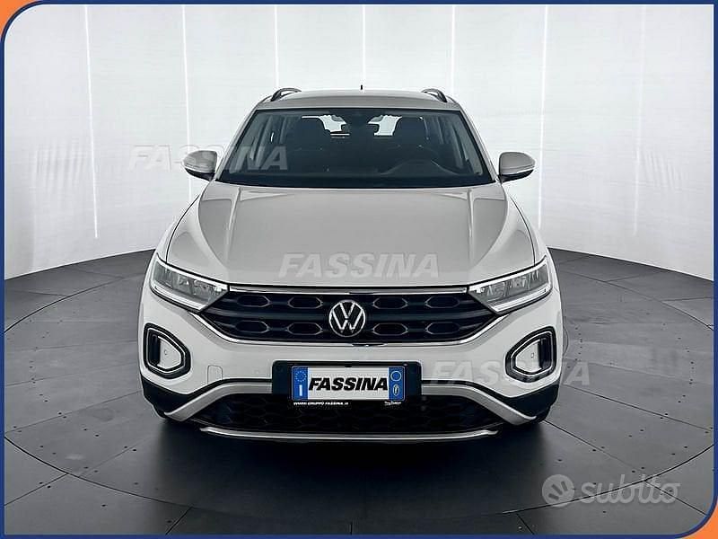 Usata VW T-Roc Life 110 CV (80 kW) 2023 Bianco SUV