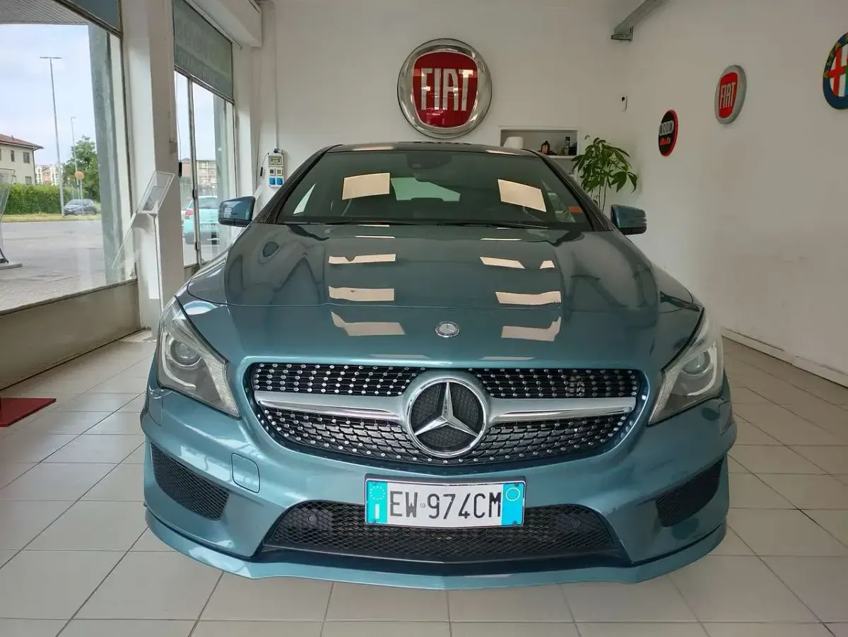 Usata Mercedes CLA250 Premium 211 CV (155 kW) 2014 Blu/azzurro Berlina